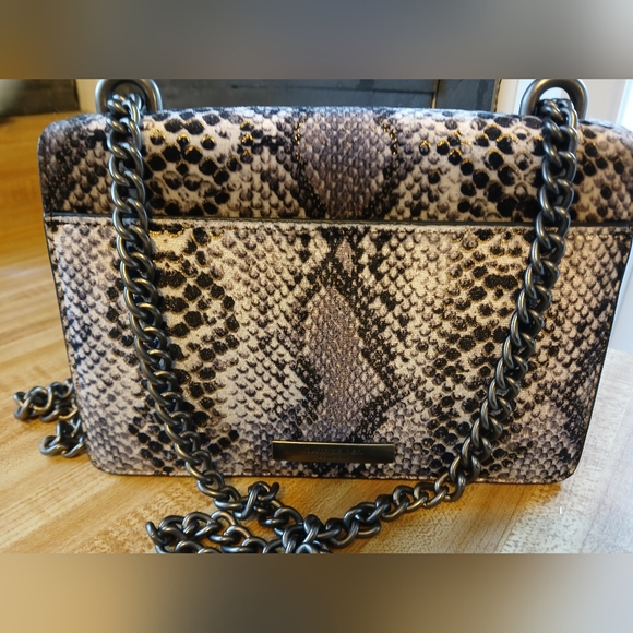 Kurt Geiger STUNNING Velvet Snakeskin Print Shoreditch with mirror and Dustbag - Picture 6 of 14